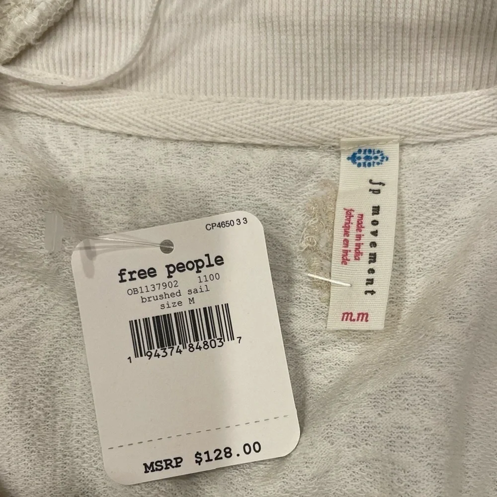 Free People Movement Field Of Dreams Pullover cropped .Size M